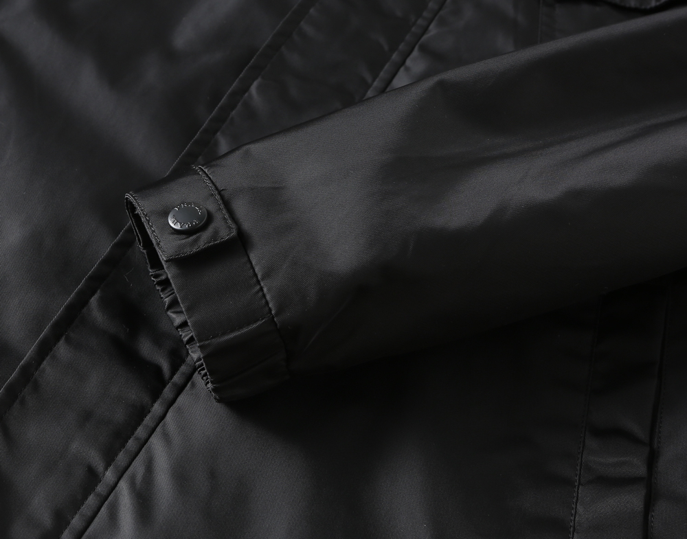 プラダ「Prada」秋冬 フード付きアウター