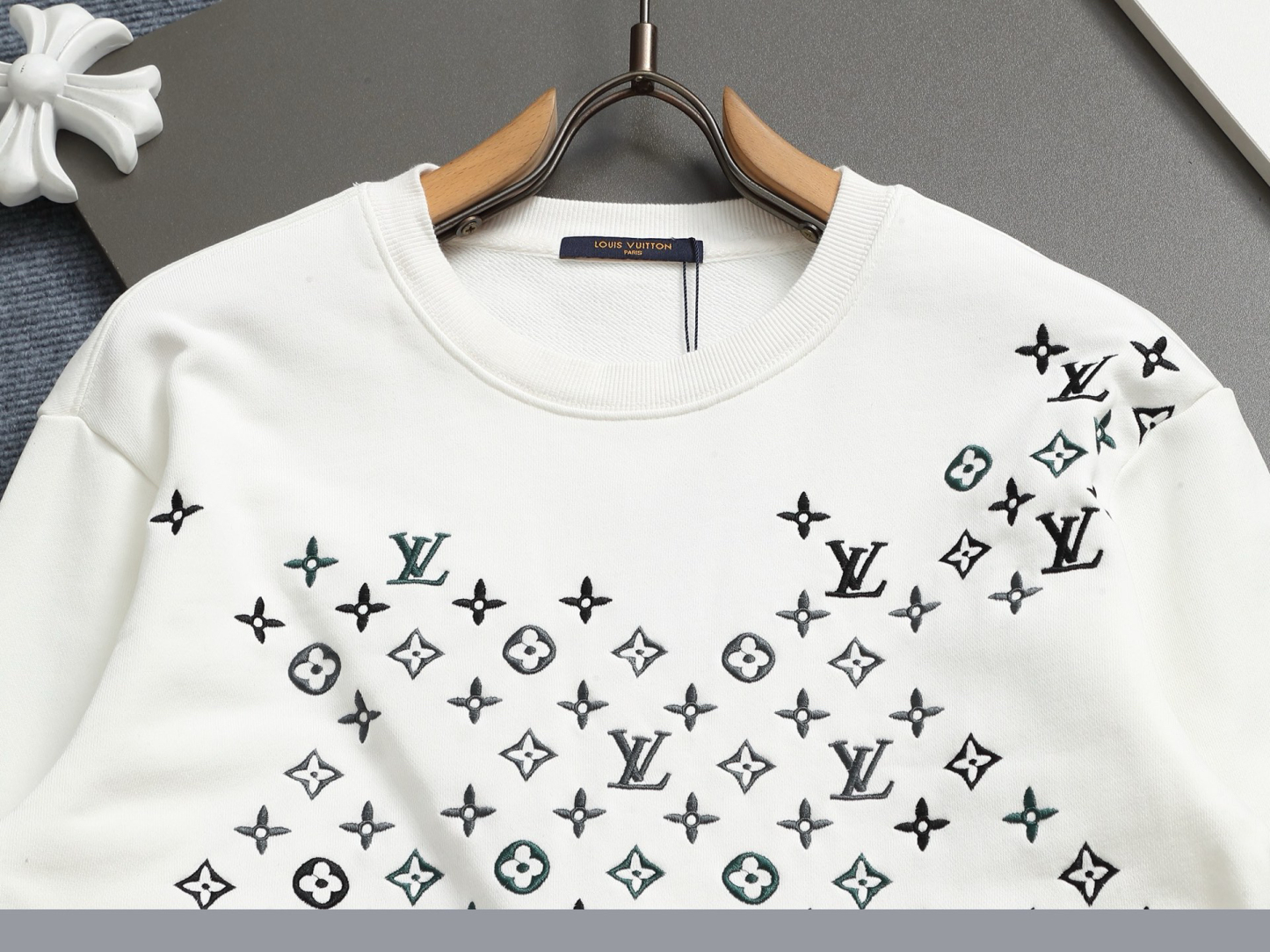 ルイ・ヴィトン「Louis Vuitton」スウェット(ユニセックス)