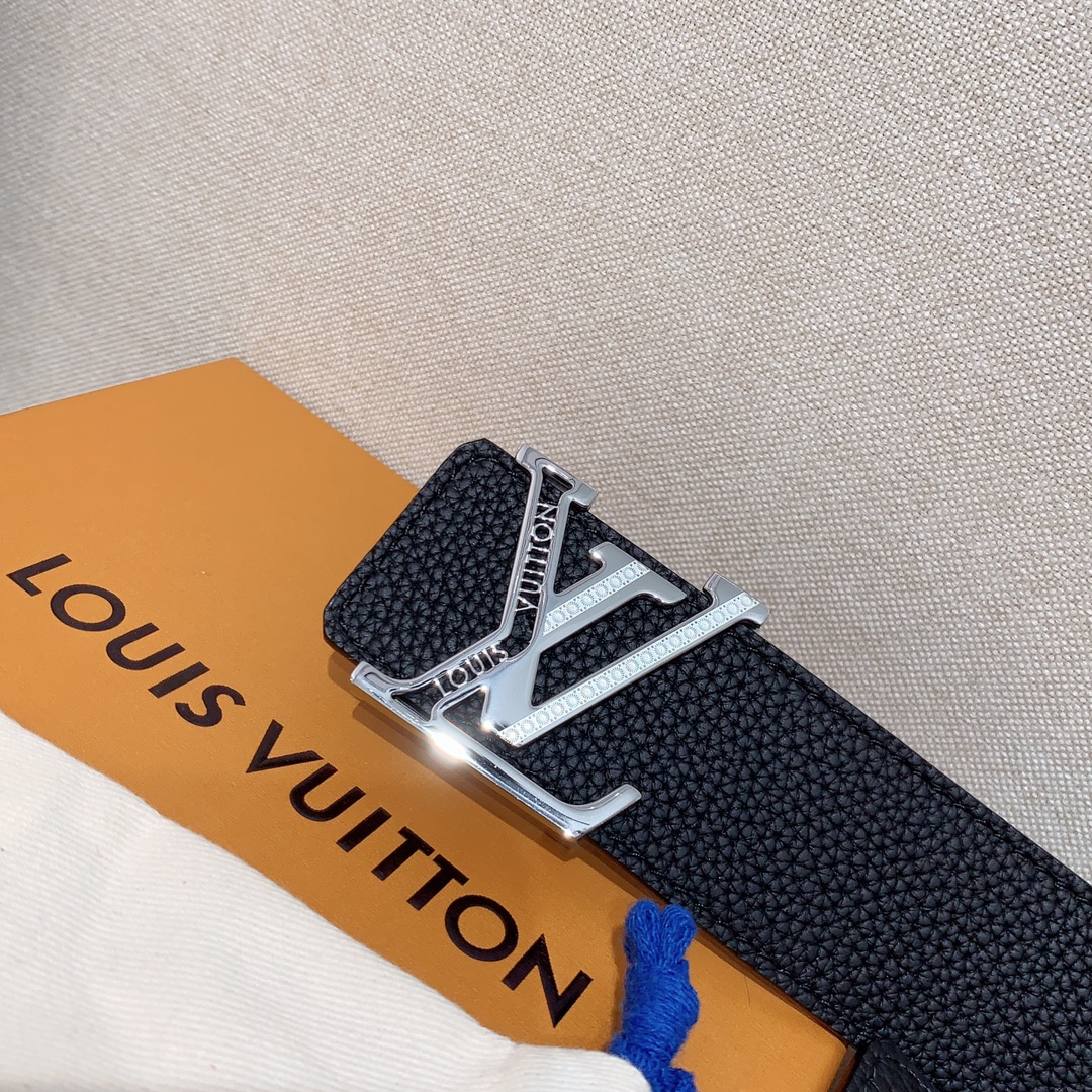 ルイ・ヴィトン「Louis Vuitton」ベルト･LV イニシャル 40MM