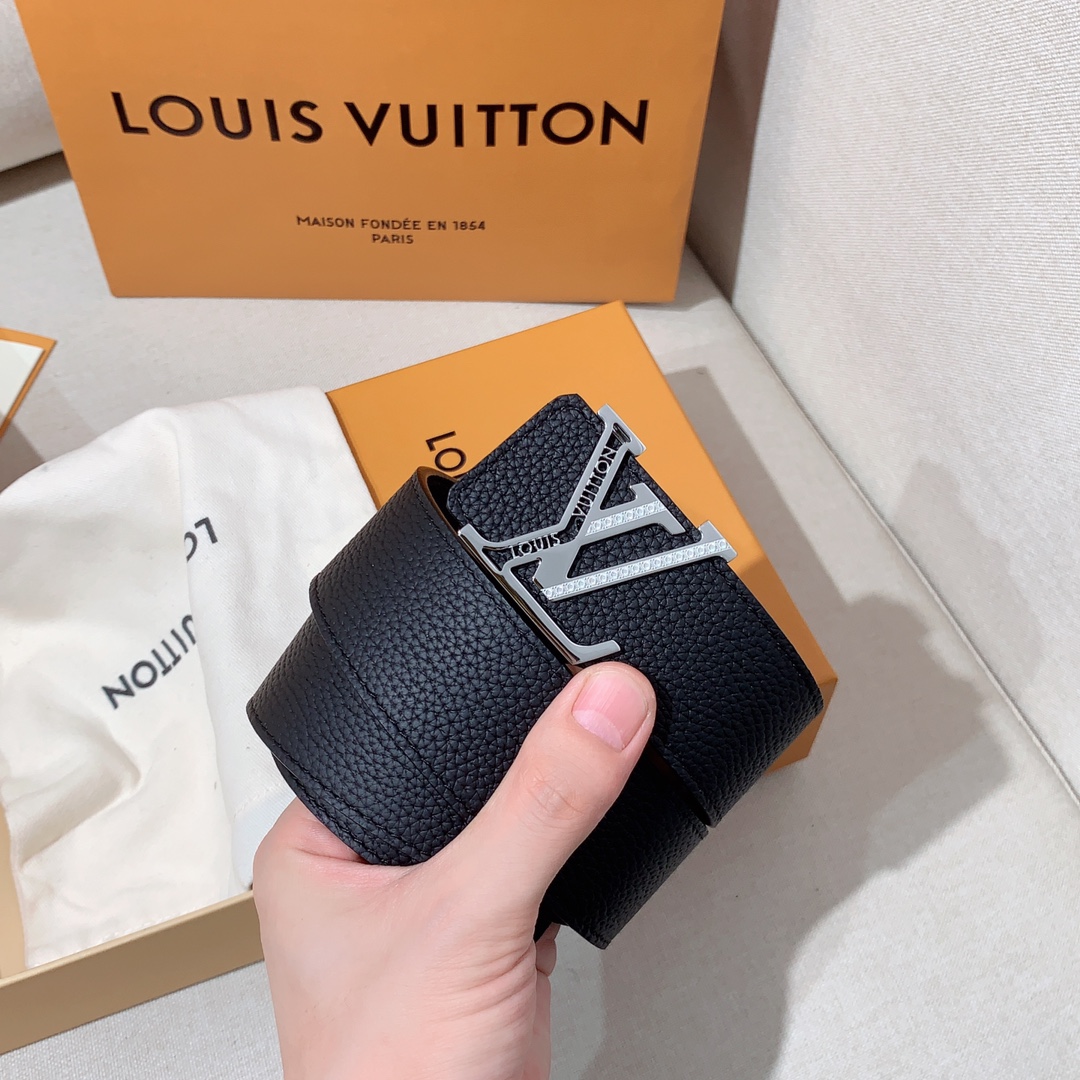 ルイ・ヴィトン「Louis Vuitton」ベルト･LV イニシャル 40MM