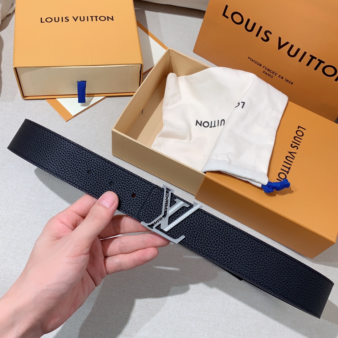 ルイ・ヴィトン「Louis Vuitton」ベルト･LV イニシャル 40MM