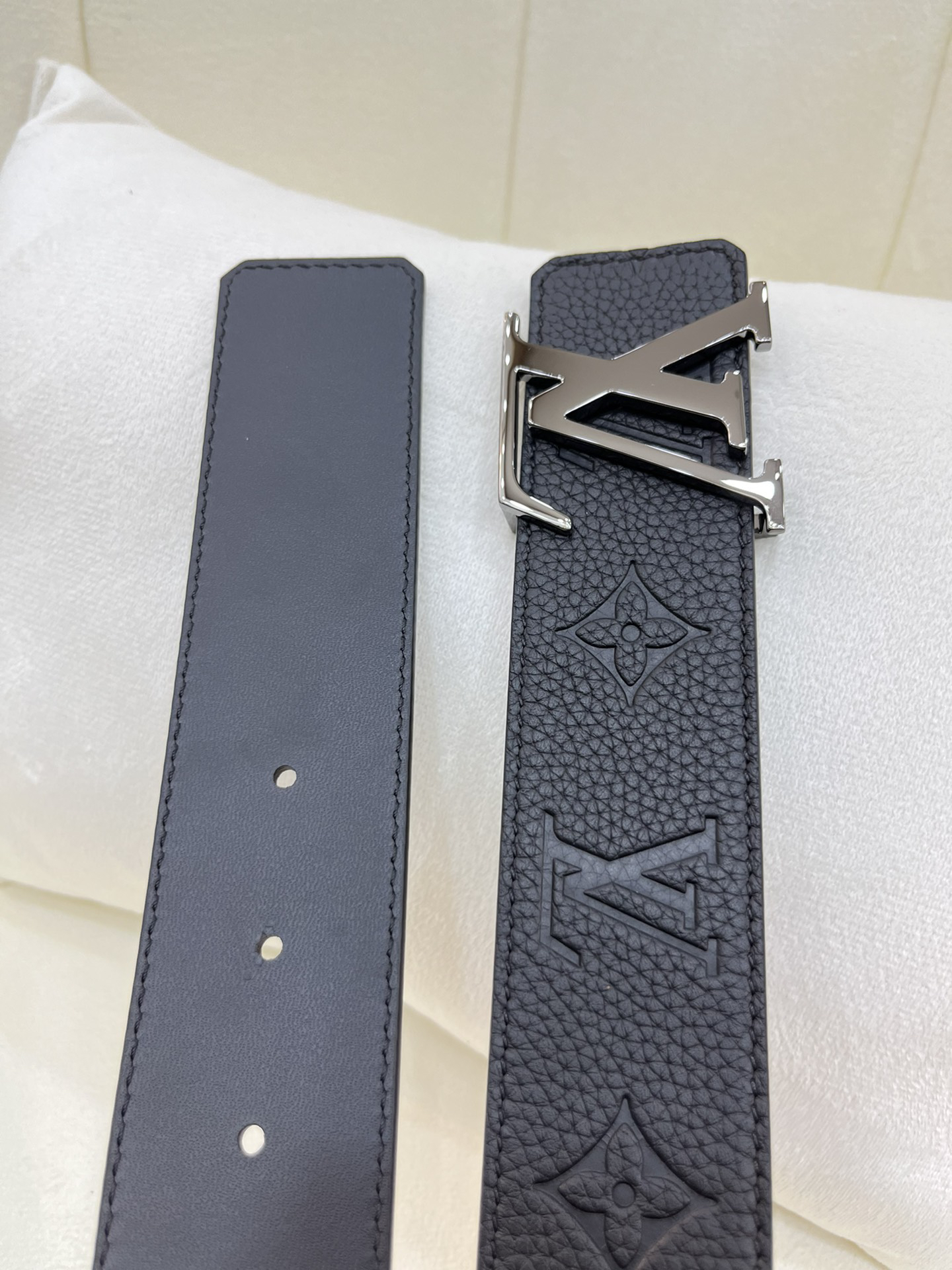 ルイ・ヴィトン ファッションアイテム 4.0cm 本革 ダイナミックデザインベルト