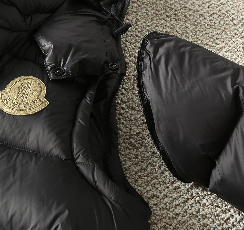 モンクレール「Moncler」秋冬 ダウンジャケット