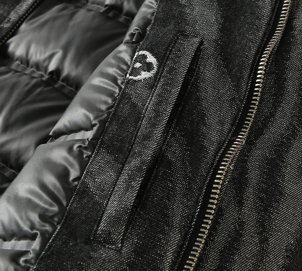 ルイ・ヴィトン「Louis Vuitton」秋冬コレクション ダウンジャケット