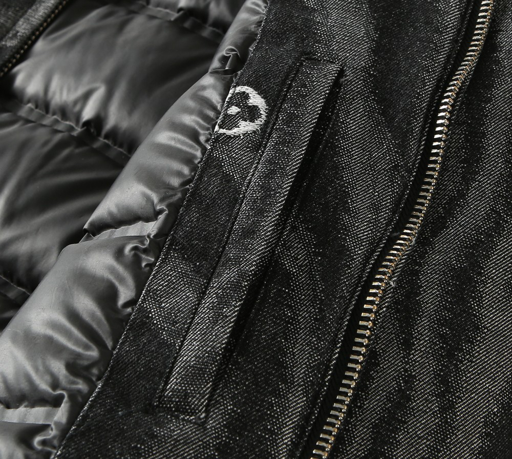 ルイ・ヴィトン「Louis Vuitton」秋冬コレクション ダウンジャケット