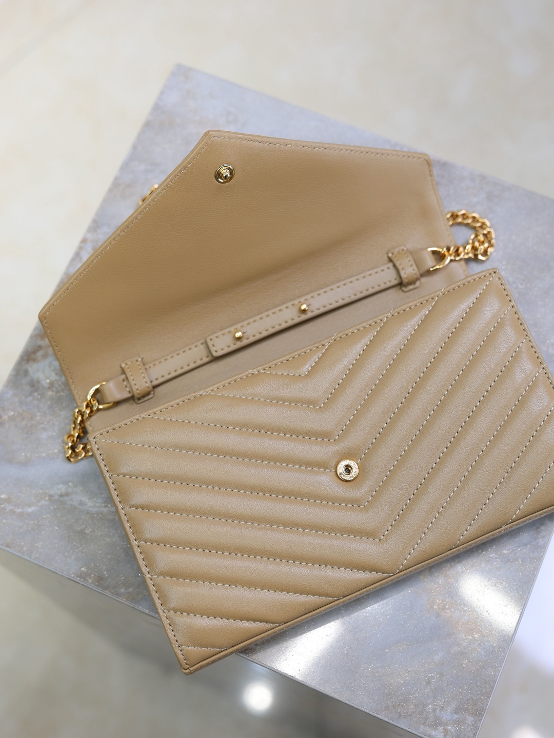 2026サンローラン「SAINT LAURENT MONOGRAMME アンベロープ チェーンウォレット