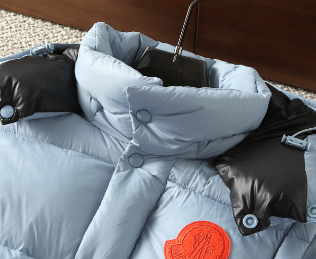 モンクレール「Moncler」秋冬 フード付きダウンジャケット