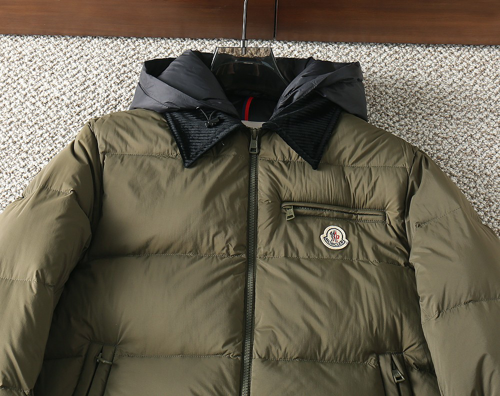 モンクレール「Moncler」秋冬 フード付きダウンジャケット