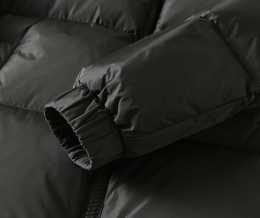 ルイ・ヴィトン「Louis Vuitton」秋冬コレクション ダウンジャケット