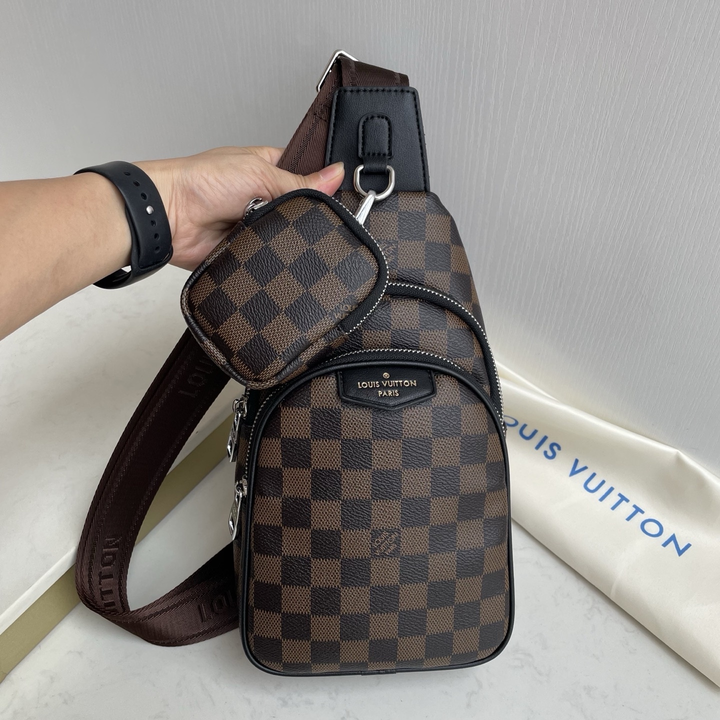 2026 LOUIS VUITTON メンズ チェストバッグ