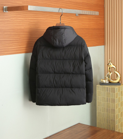 モンクレール「Moncler」秋冬 フード付きダウンジャケット