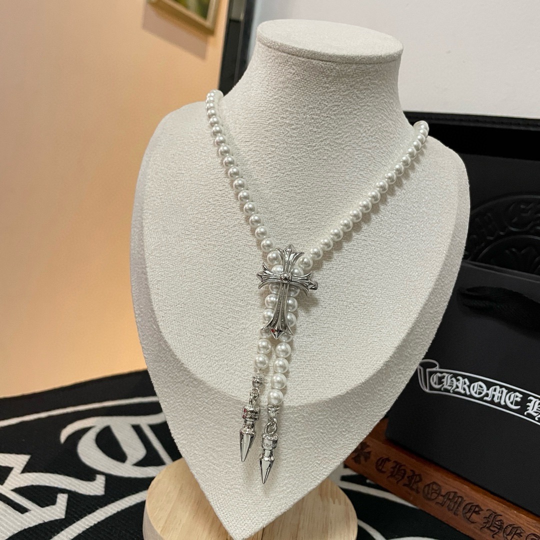 クロムハーツ「Chrome Hearts」ゴシッククロス＆パール ペンダントネックレス