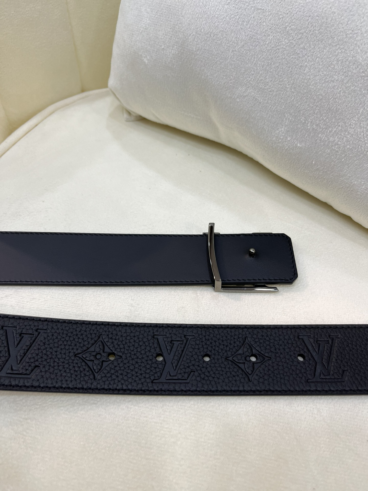 ルイ・ヴィトン ファッションアイテム 4.0cm 本革 ダイナミックデザインベルト