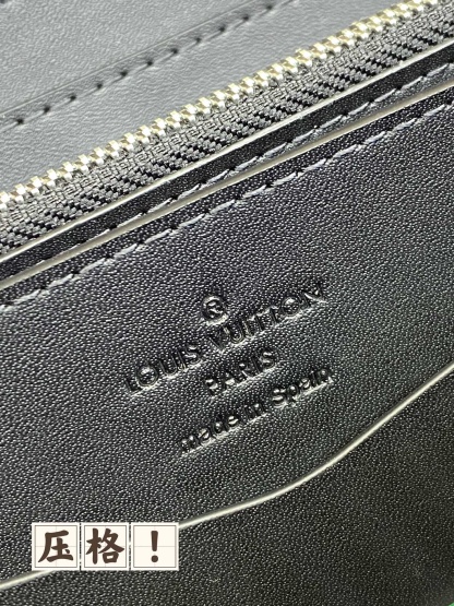 ルイ・ヴィトン「Louis Vuitton」モノグラム エクリプス ジッピー XL ウォレット クラッチ