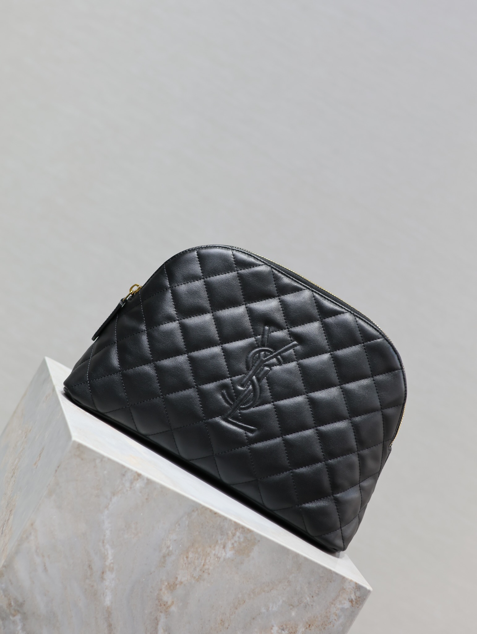 2026サンローラン「SAINT LAURENT LE CASSANDRE ショルダーバッグ