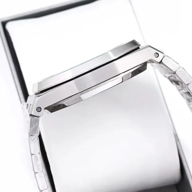 オーデマ ピゲ「Audemars Piguet」ロイヤルオーク エクストラシン42MM