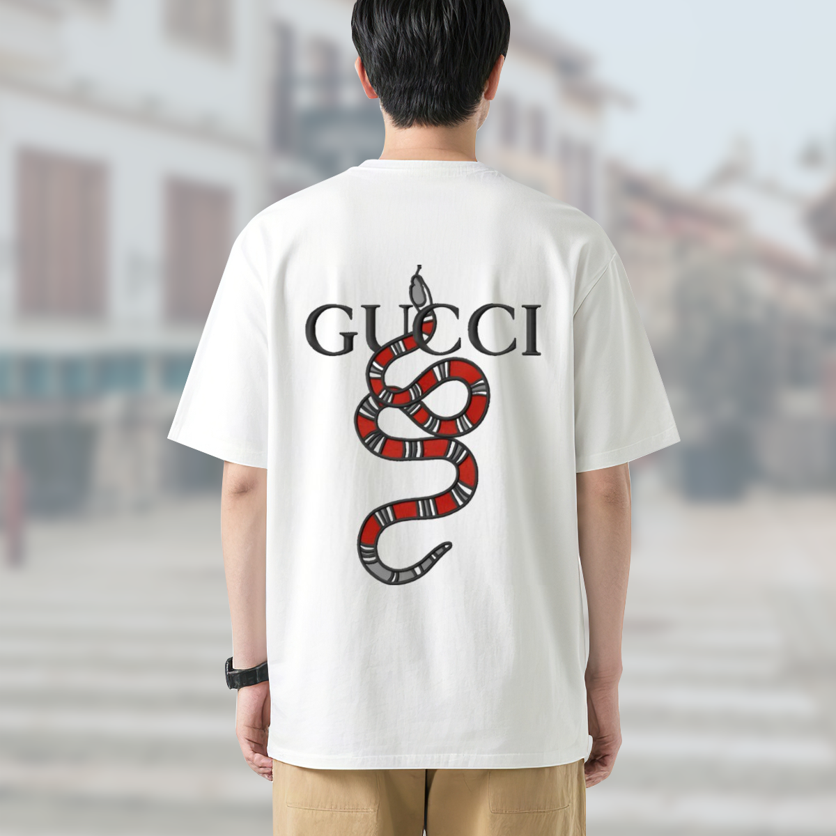 人気急上昇Gucci Snakeグッチ ロゴTシャツ / ショートスリーブ クルーネック