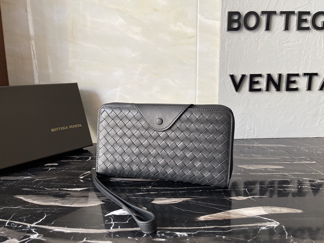 ボッテガ・ヴェネタ「Bottega Veneta」イントレチャート ザッパー ウォレット
