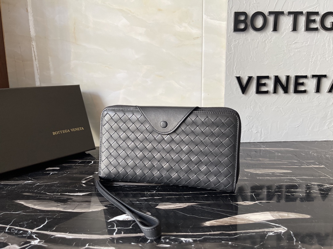 ボッテガ・ヴェネタ「Bottega Veneta」イントレチャート ザッパー ウォレット