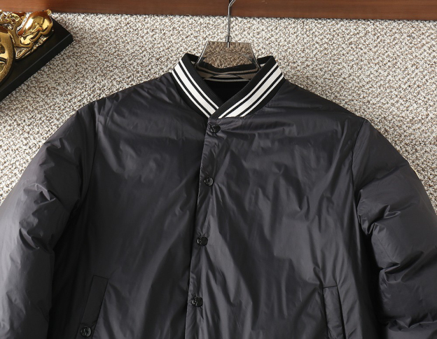 モンクレール「Moncler」秋冬 ダウンジャケット