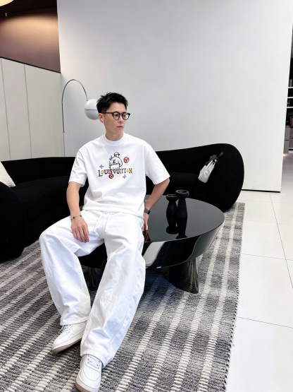 ルイ・ヴィトン「Louis Vuitton」ロゴプリントTシャツ / ショートスリーブ クルーネック
