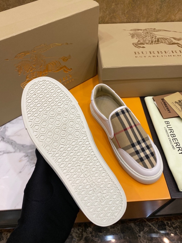 バーバリー「Burberry」バーバリー テラス スニーカー / レザースニーカー