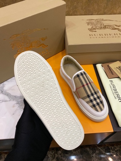 バーバリー「Burberry」バーバリー テラス スニーカー / レザースニーカー
