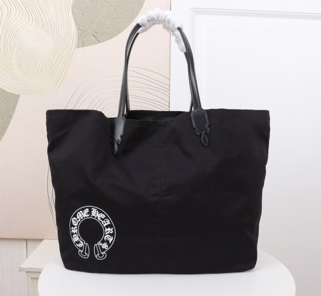 クロムハーツ「Chrome Hearts」十字架のトートバッグ