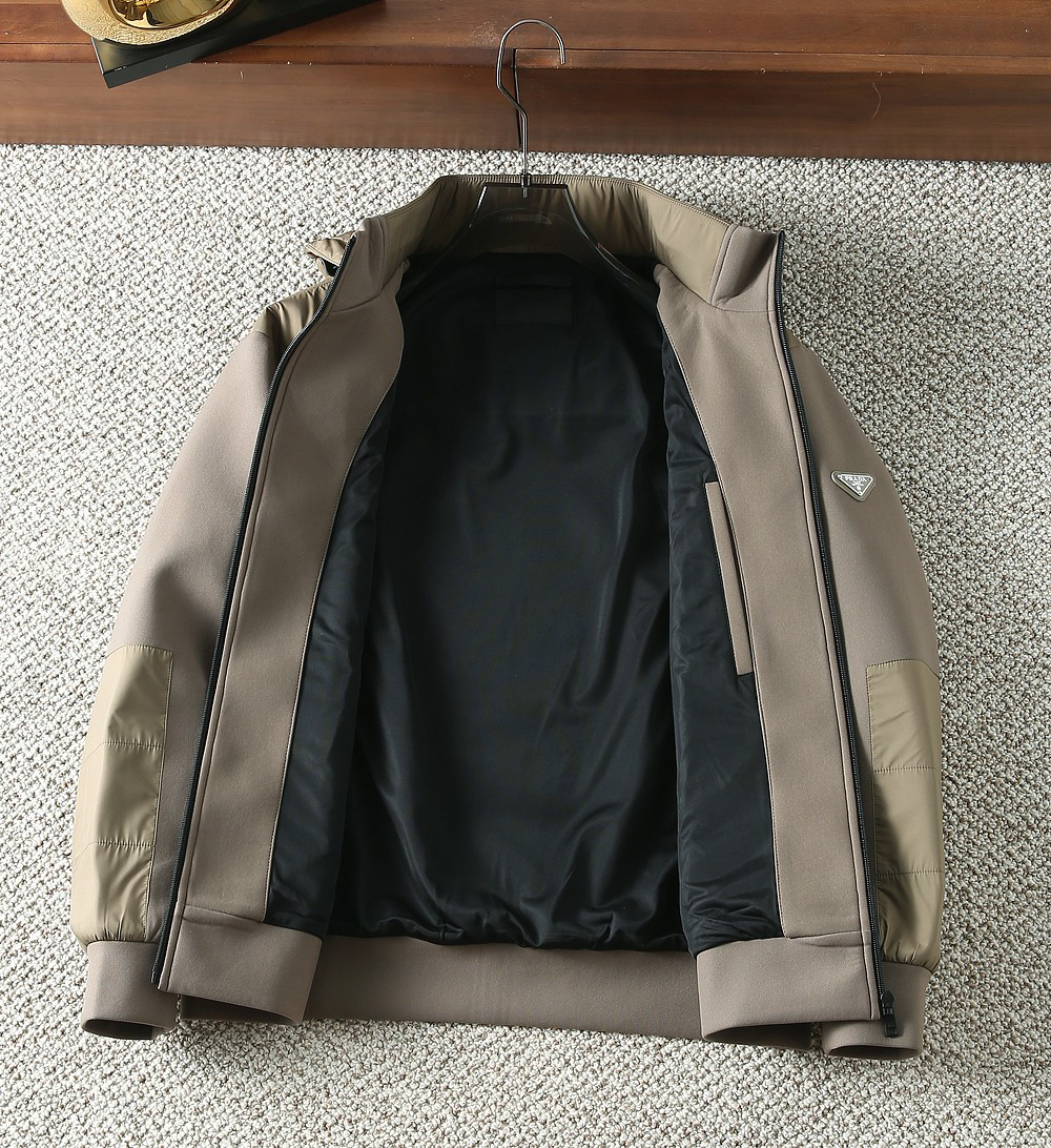 プラダ「Prada」秋冬 フード付きアウター