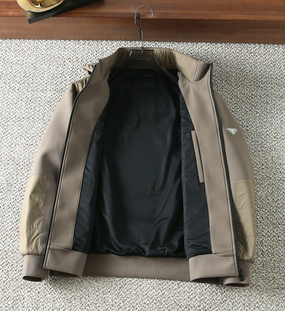 プラダ「Prada」秋冬 フード付きアウター