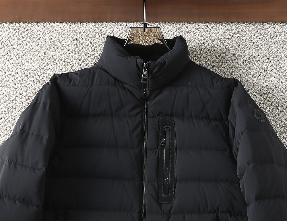 モンクレール「Moncler」秋冬 フード付きダウンジャケット