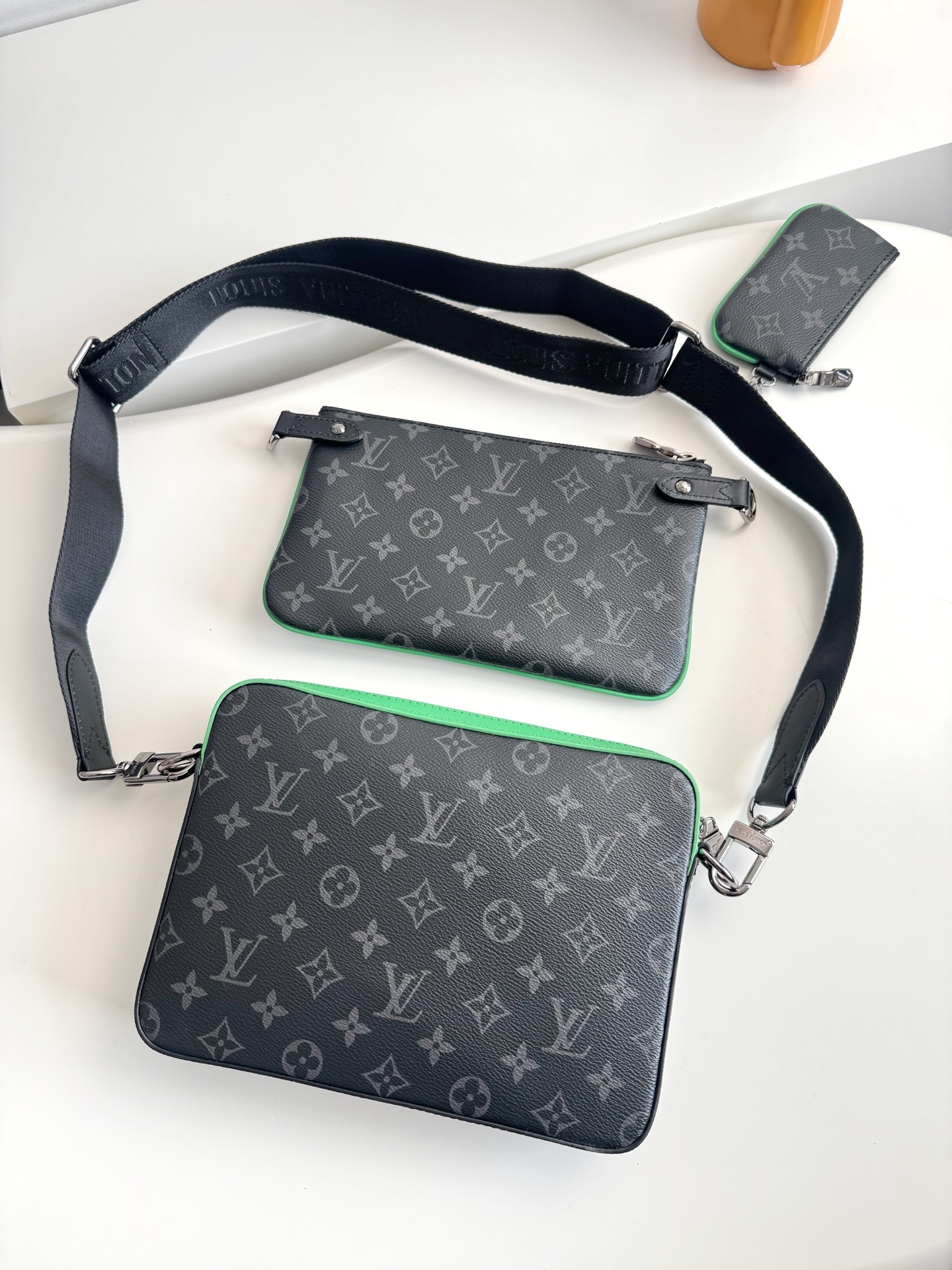 ルイ・ヴィトン「Louis Vuitton」スタイリッシュ メッセンジャーバッグ