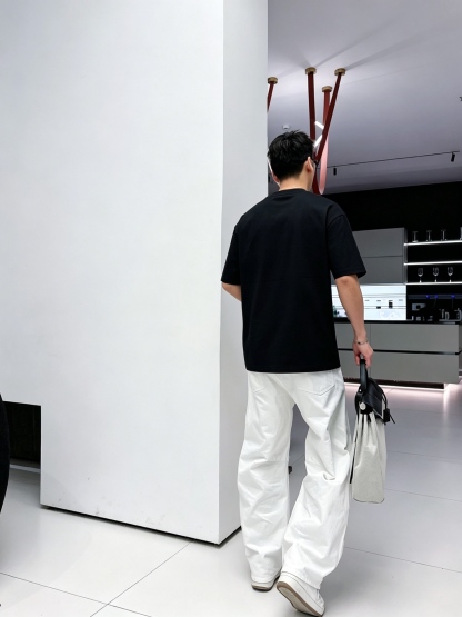 ルイ・ヴィトン「Louis Vuitton」ロゴプリントTシャツ / ショートスリーブ クルーネック