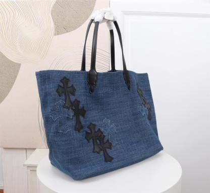 クロムハーツ「Chrome Hearts」十字架のトートバッグ