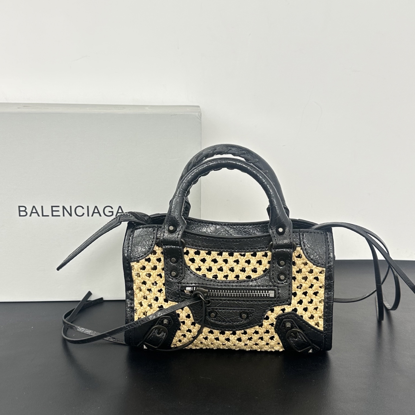 バレンシアガ「Balenciaga」バレンシアガ ラフィア ル・シティ ハンドバッグ / トートバッグ