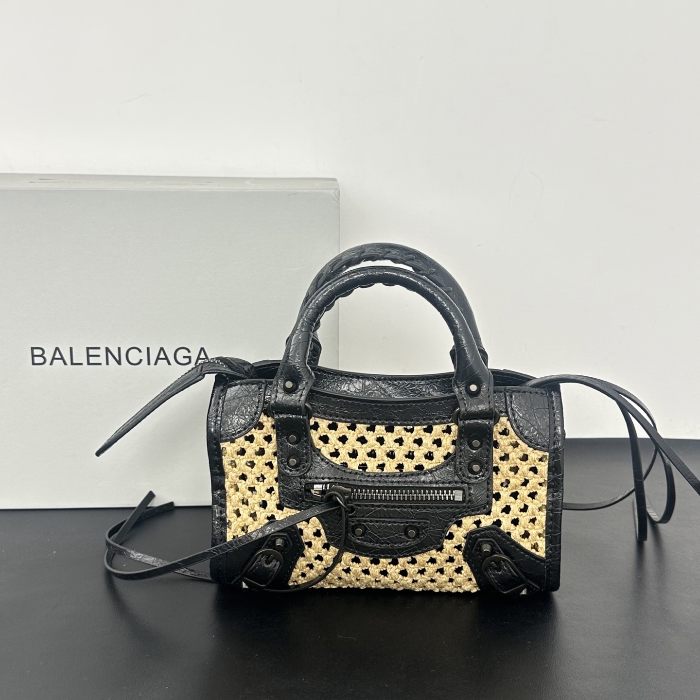 バレンシアガ「Balenciaga」バレンシアガ ラフィア ル・シティ ハンドバッグ / トートバッグ