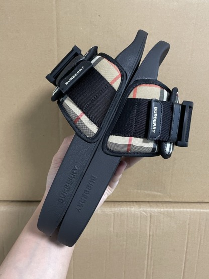 バーバリー「Burberry」バーバリー ヴィンテージ チェック スライドサンダル / ビーチサンダル