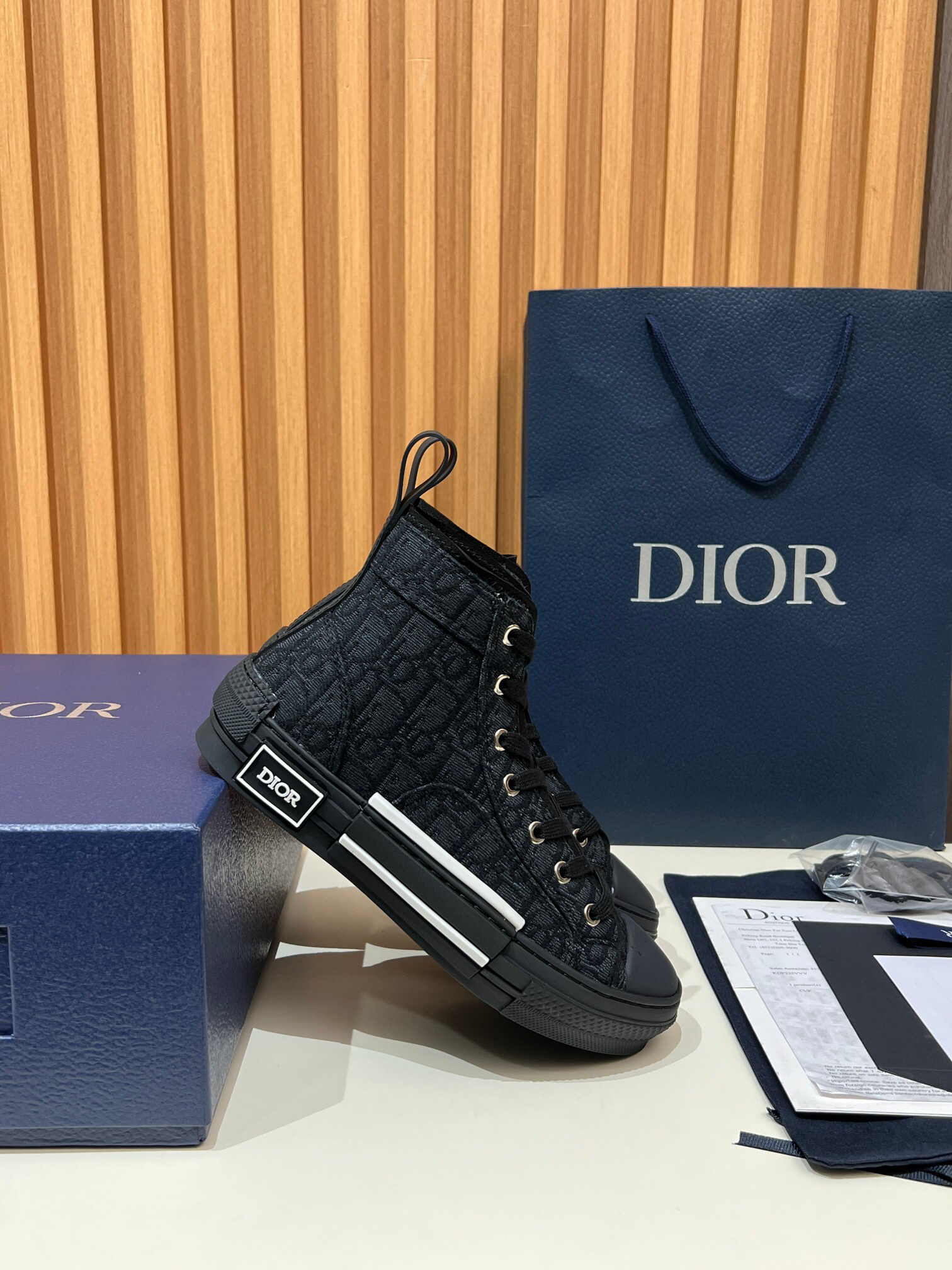 ディオール「Dior」ディオール B23 ローカットスニーカー / ユニセックススニーカー
