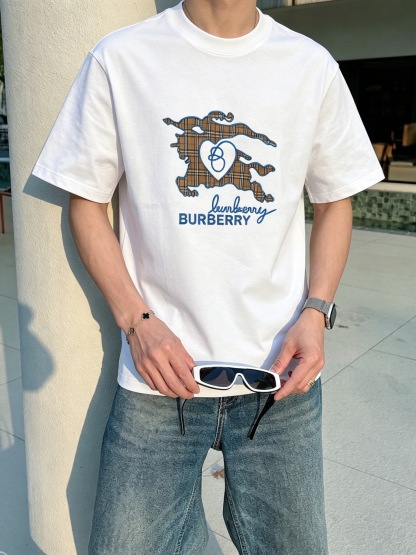 バーバリー「Burberry」ロゴプリントTシャツ / ショートスリーブ クルーネック