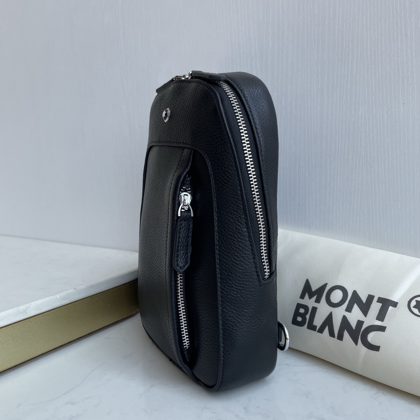 モンブラン 「Montblanc」モンブラン レザーメッセンジャーバッグ / ショルダーバッグ 