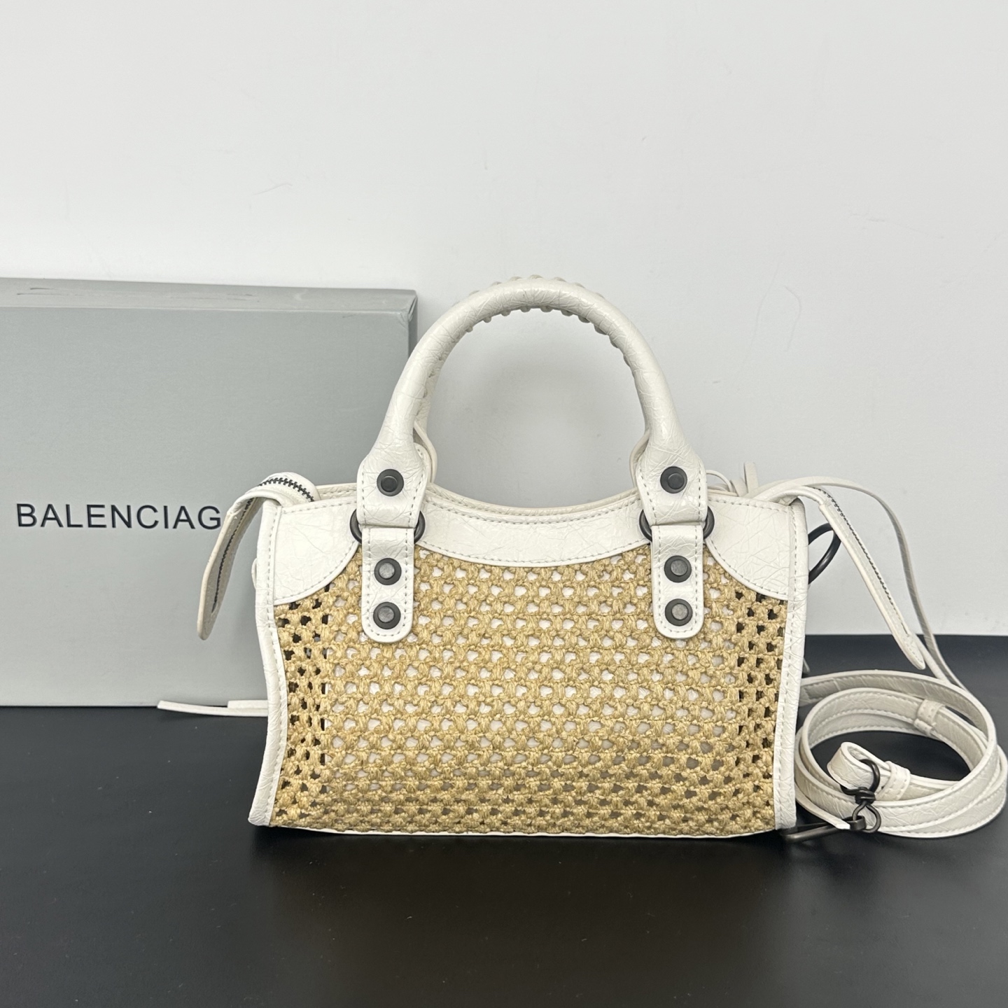 バレンシアガ「Balenciaga」バレンシアガ ラフィア ル・シティ ハンドバッグ / トートバッグ