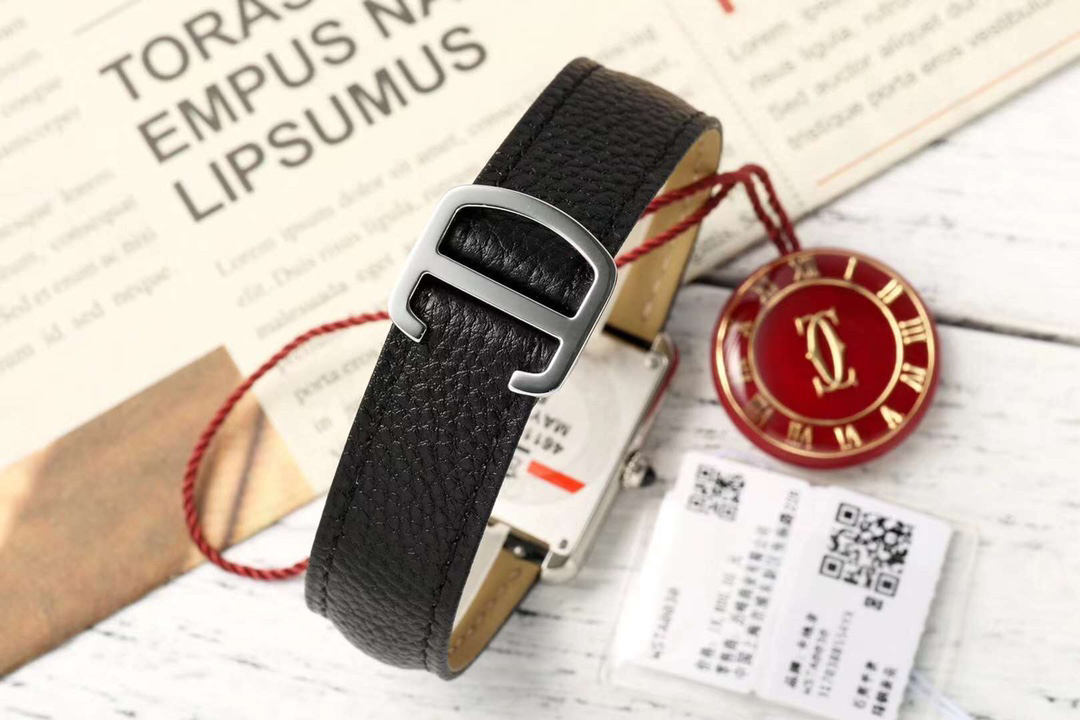 カルティエ［Cartier］タンク マスト ソーラービート ウォッチ 29.5mm x 22mm