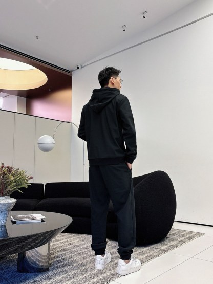 プラダ「Prada」秋冬 メンズ  カジュアルスポーツセット