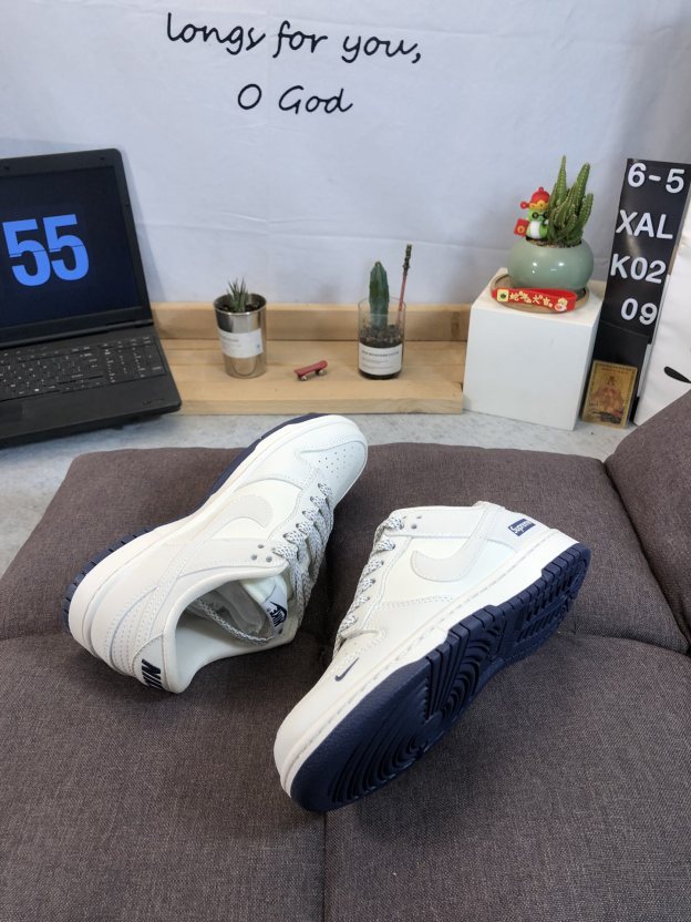 ナイキ「Nike」ク ロー カジュアルスニーカー