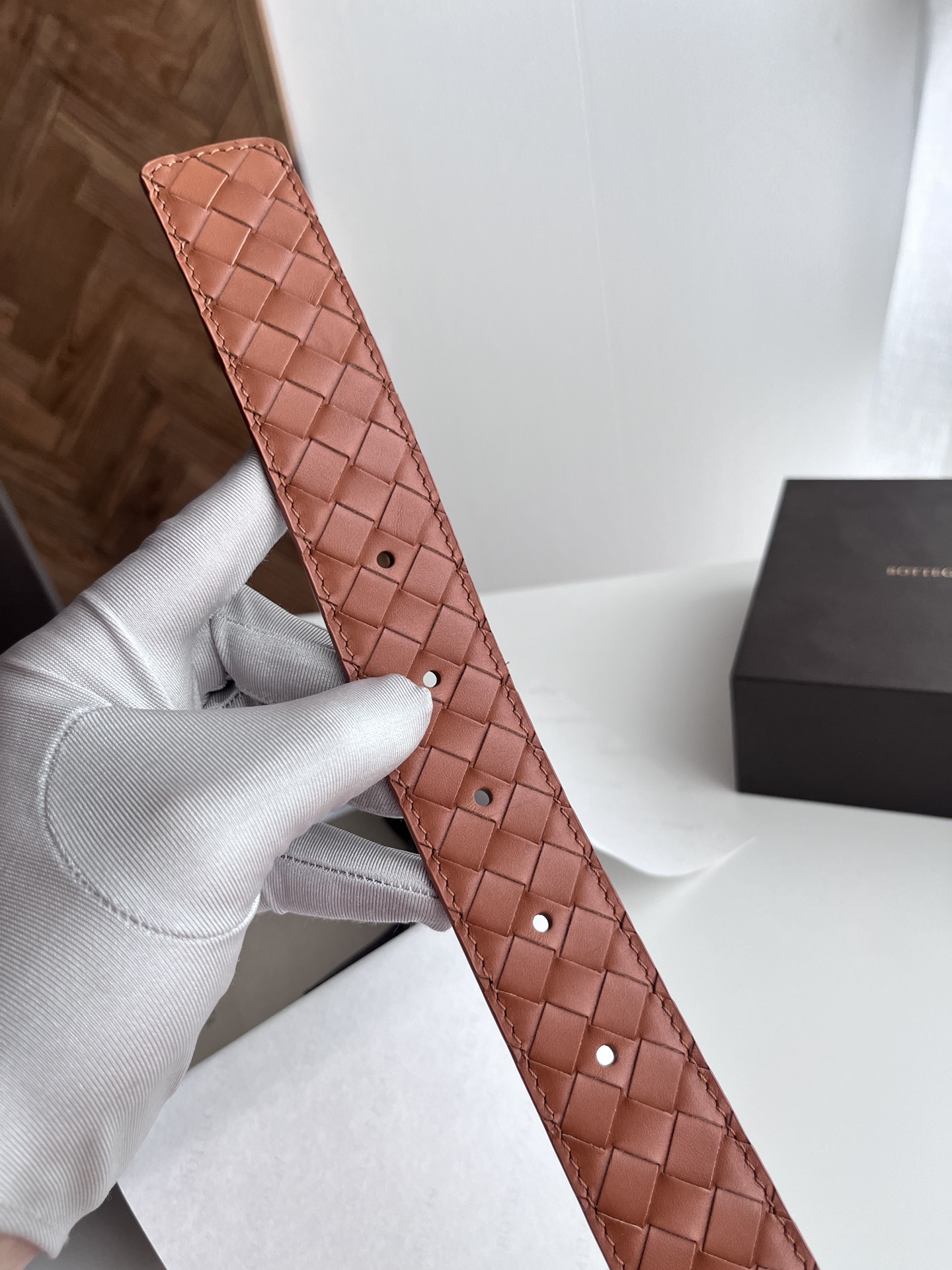 ボッテガ・ヴェネタ「Bottega Veneta」イントレチャート リバーシブル ベルト