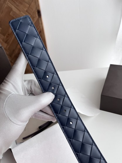 ボッテガ・ヴェネタ「Bottega Veneta」イントレチャート リバーシブル ベルト