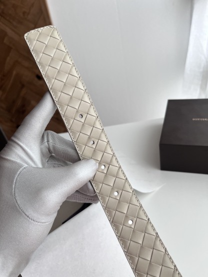 ボッテガ・ヴェネタ「Bottega Veneta」イントレチャート リバーシブル ベルト