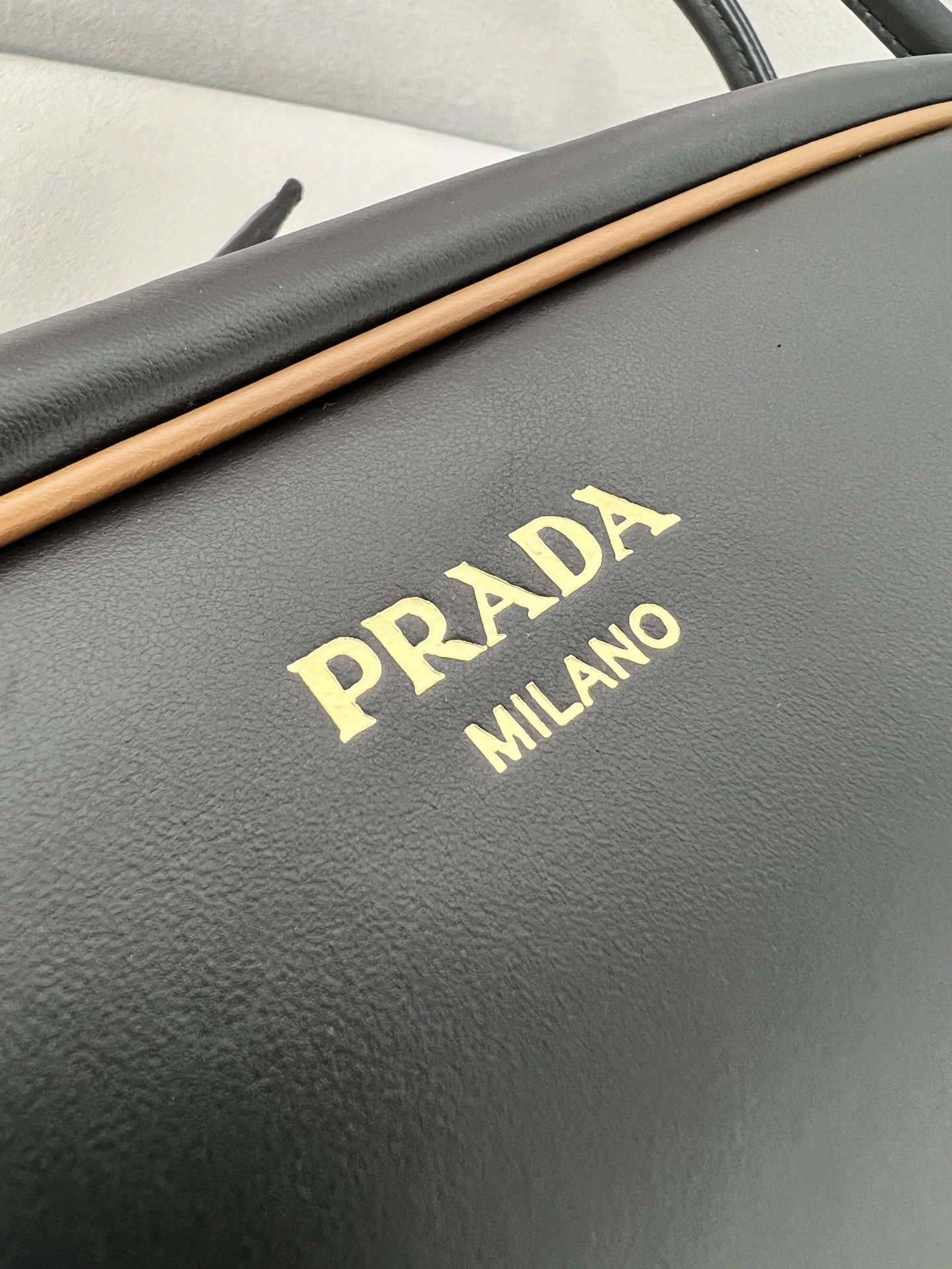 プラダ「Prada」 2025 ボウリングバッグ