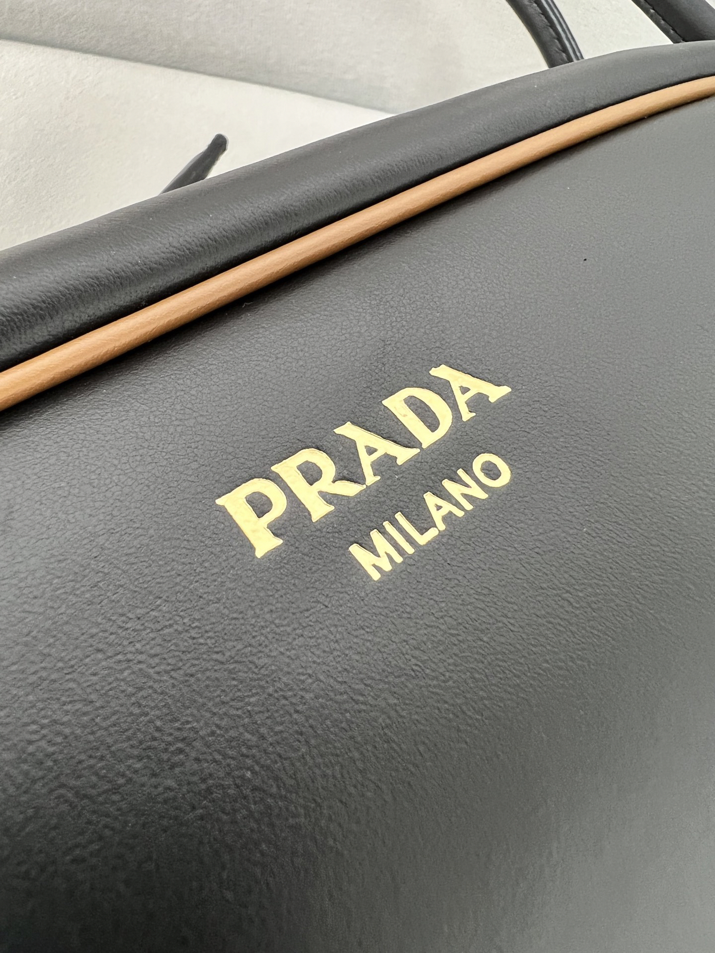 プラダ「Prada」 2025 ボウリングバッグ