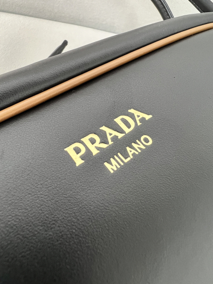 プラダ「Prada」 2025 ボウリングバッグ